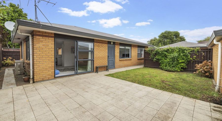  at 2/7 Mona Avenue, Mangere Bridge, Auckland