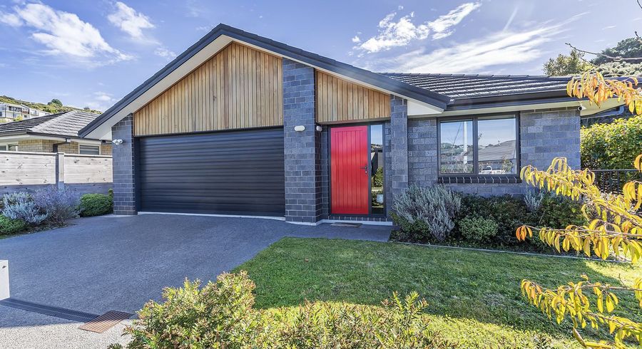  at 14 Mooring Close, Whitby, Porirua