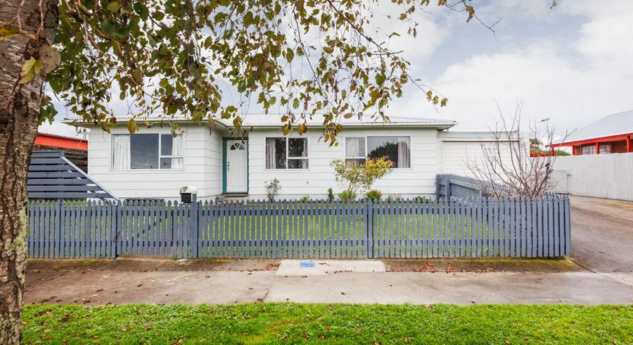  at 8 Suzanne Grove, Kelvin Grove, Palmerston North