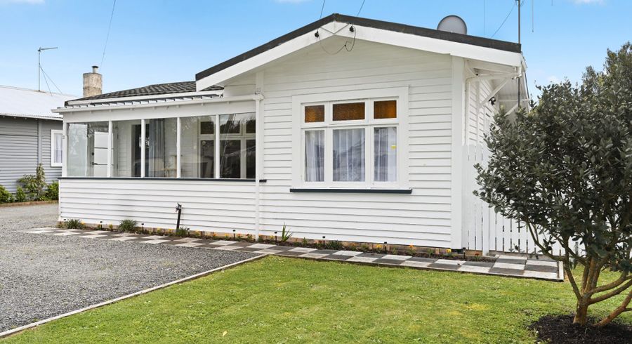  at 33 Claude Street, Fairfield, Hamilton