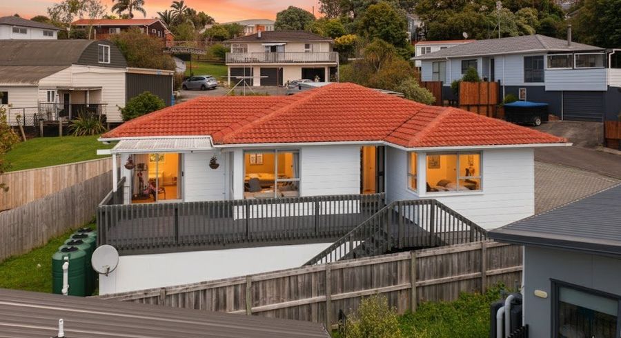  at 6C Zingaro Place, Massey, Waitakere City, Auckland