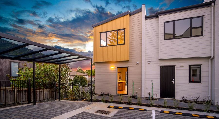  at 13 Farringdon Street, Glen Innes, Auckland City, Auckland