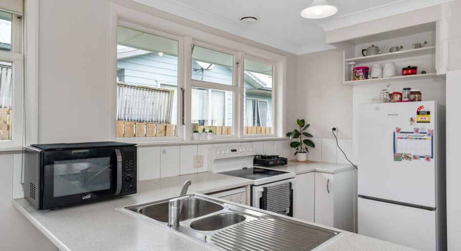 at 33 Henderson Crescent, Parkvale, Tauranga