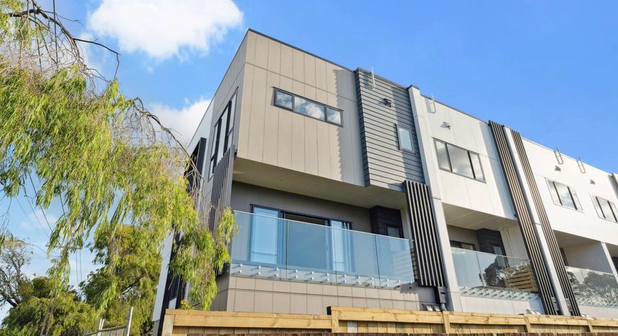  at 4 & 5/21 Erima Avenue, Point England, Auckland City, Auckland