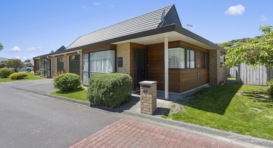  at 43/42 Main Road, Tawa, Wellington