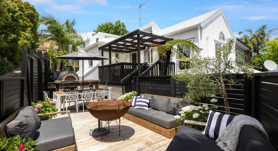  at 1/35 Newhaven Terrace, Mairangi Bay, North Shore City, Auckland