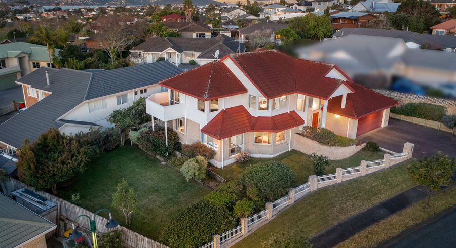  at 4 Bonnard Place, West Harbour, Waitakere City, Auckland