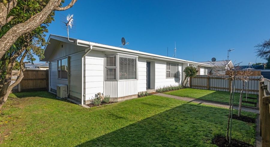  at 1/175 Park Road, West End, Palmerston North