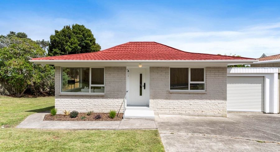  at 2/11 Tainui Street, Torbay, Auckland