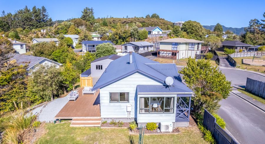  at 16 Mcmanaway Grove, Stokes Valley, Lower Hutt