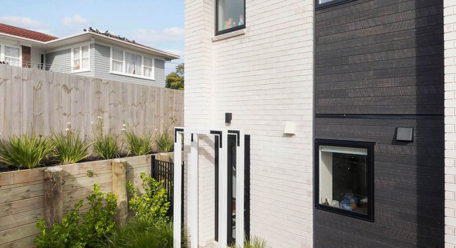  at 9/45 Vera Road, Te Atatu South, Auckland
