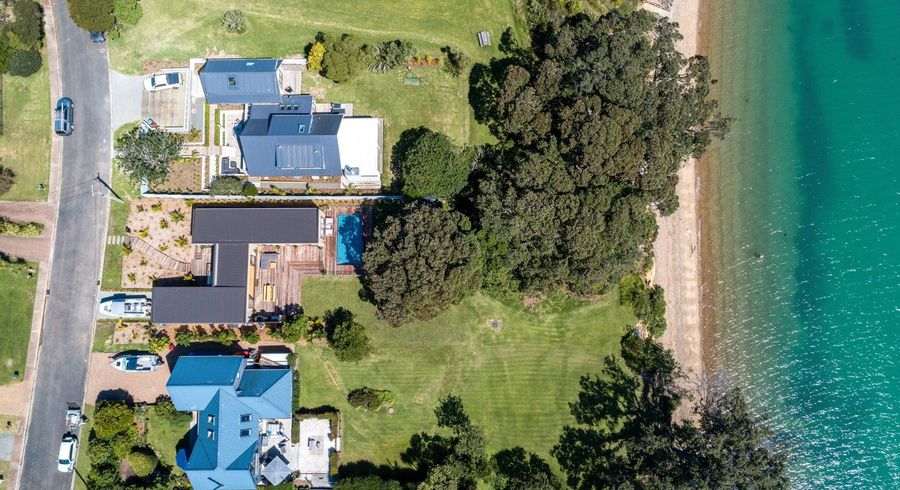  at 6 Esslin Road, Surfdale, Waiheke Island
