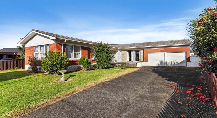  at 7 Holden Place, Manukau, Auckland