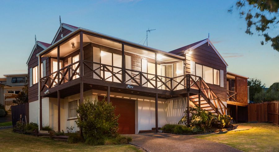  at 81 Moore Street, Hillcrest, North Shore City, Auckland