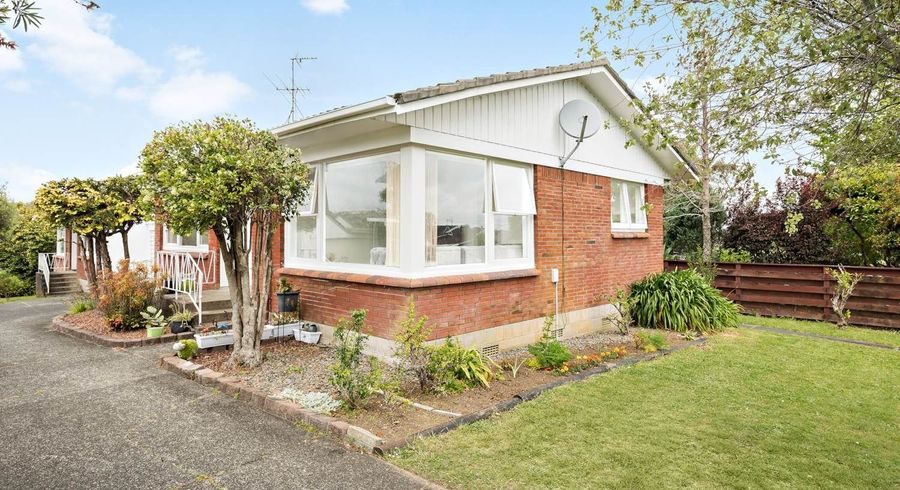  at 1/38 Knightsbridge Drive, Forrest Hill, Auckland