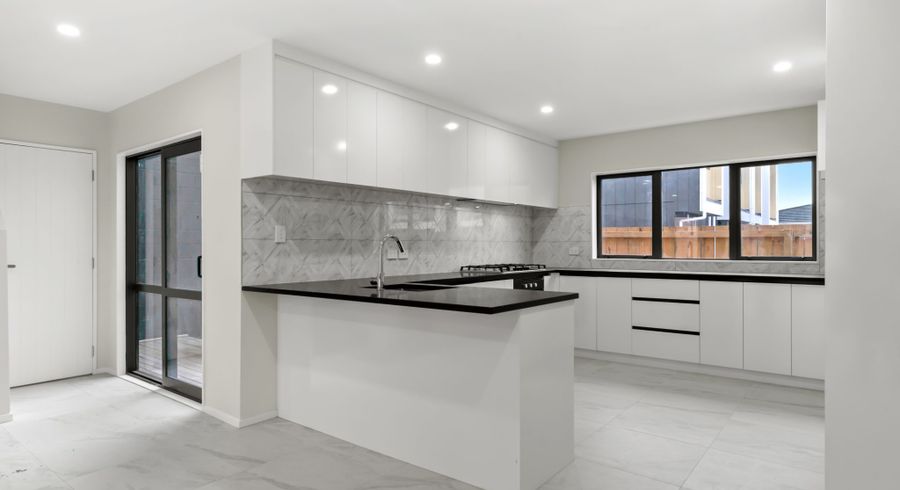  at 2/92 Elliot Street, Pahurehure, Papakura, Auckland