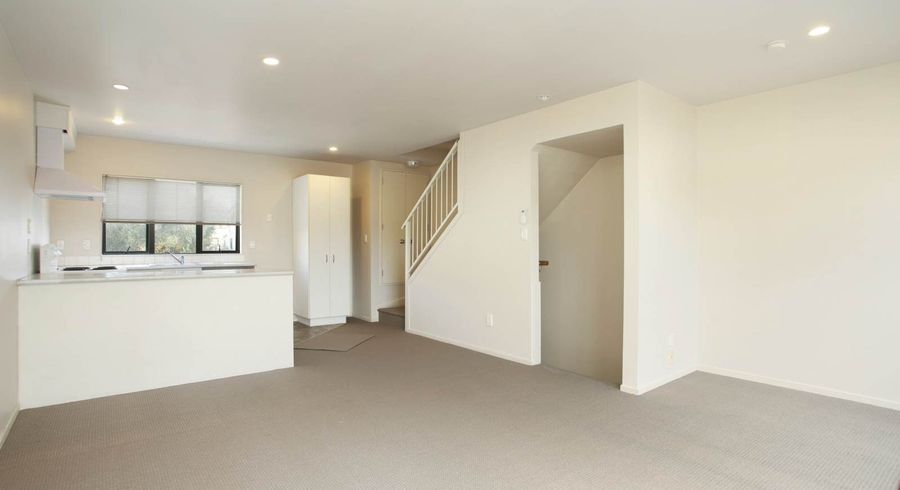  at 5/12 Ambrico Place, New Lynn, Waitakere City, Auckland
