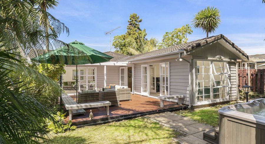 at 82 Gowing Drive, Meadowbank, Auckland