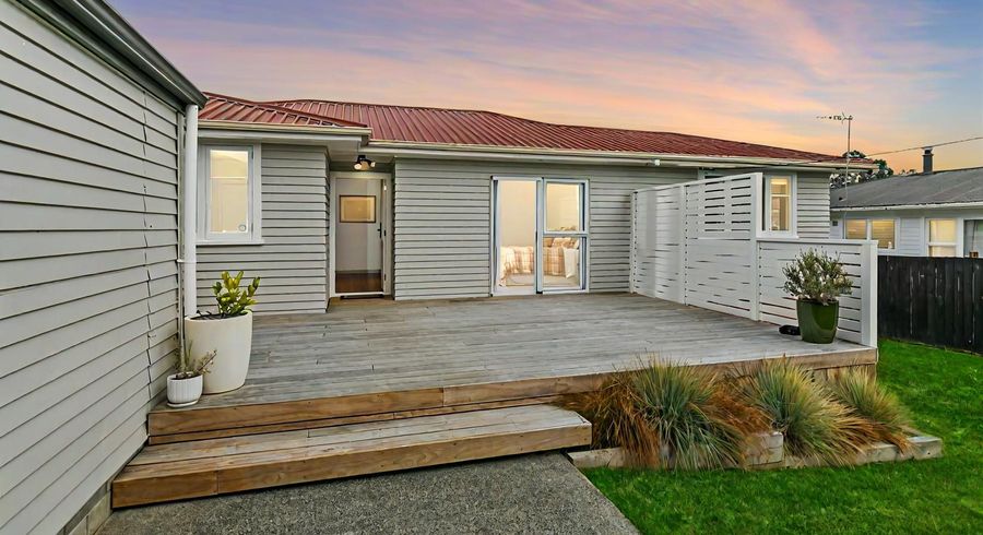  at 28 Kingdale Road, Henderson, Auckland