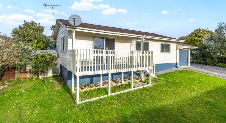  at 8 Katrina Place, Massey, Waitakere City, Auckland