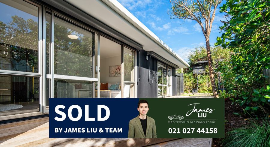  at 2/5 Hanlon Crescent, Narrow Neck, Auckland