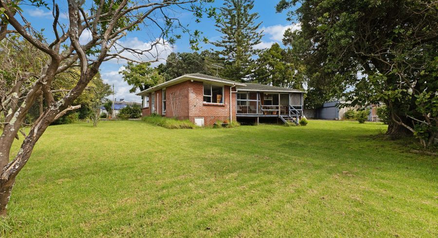 at 10 Avalon Place, Glenfield, North Shore City, Auckland