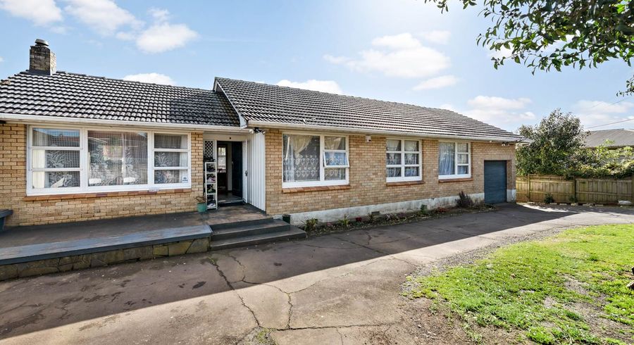  at 6 Sime Road, Hillpark, Auckland