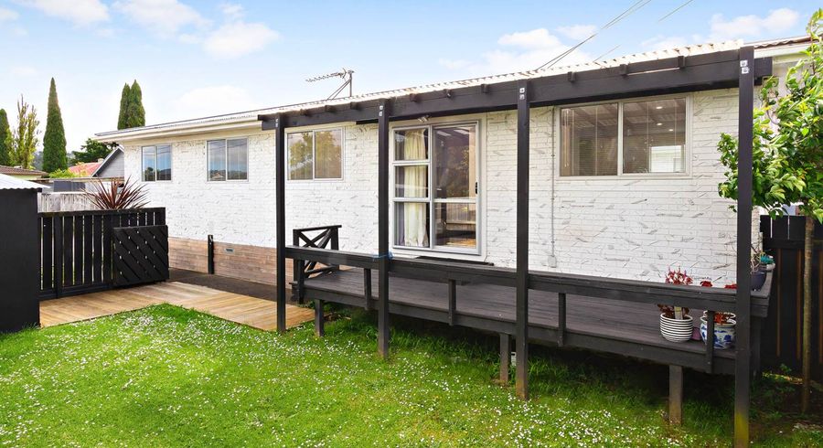  at 1/123 Bruce McLaren Road, Henderson, Auckland