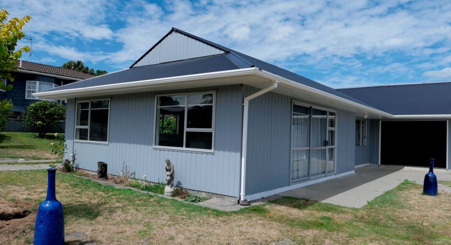  at 1/50 Queens Rd, Waikanae Beach, Kapiti Coast, Wellington