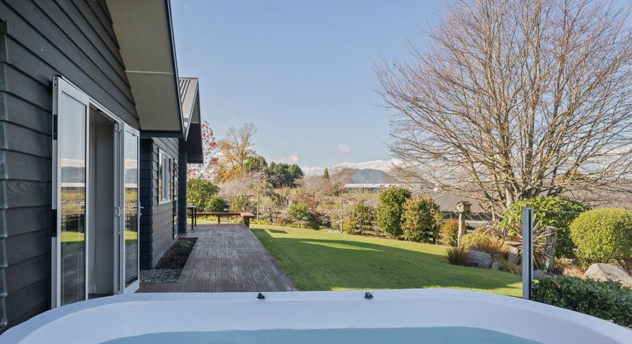  at 15 Loch Views Road, Acacia Bay, Taupo, Waikato