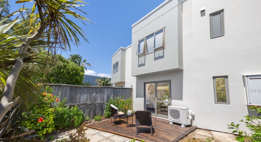  at 9/21 Hunters Park Drive, Three Kings, Auckland City, Auckland