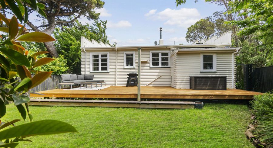  at 3 Kitchener Terrace, Johnsonville, Wellington