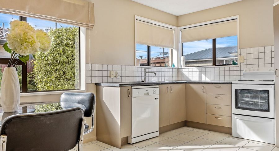  at 2/64 Neill Street, Hornby, Christchurch