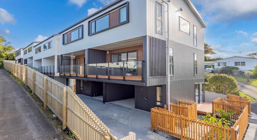  at 8/18 Riverview Road, New Lynn, Waitakere City, Auckland