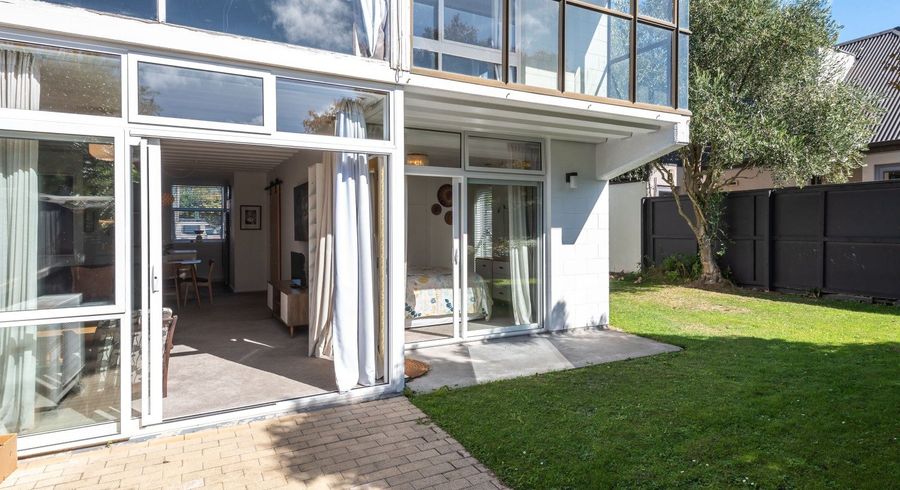  at 1/107 Holly Road, St Albans, Christchurch