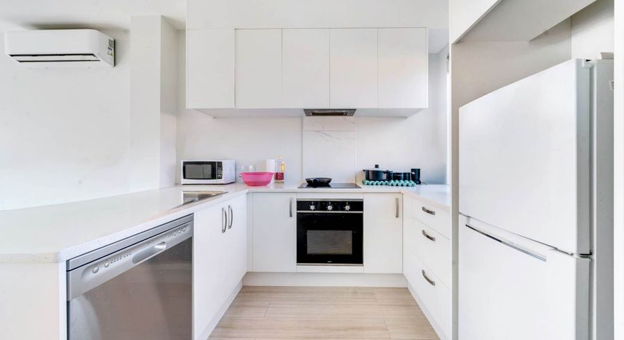  at 2/15 Rush Place, Mangere, Manukau City, Auckland