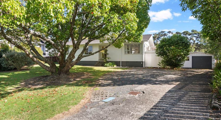  at 27 Contessa Drive, Glenfield, Auckland