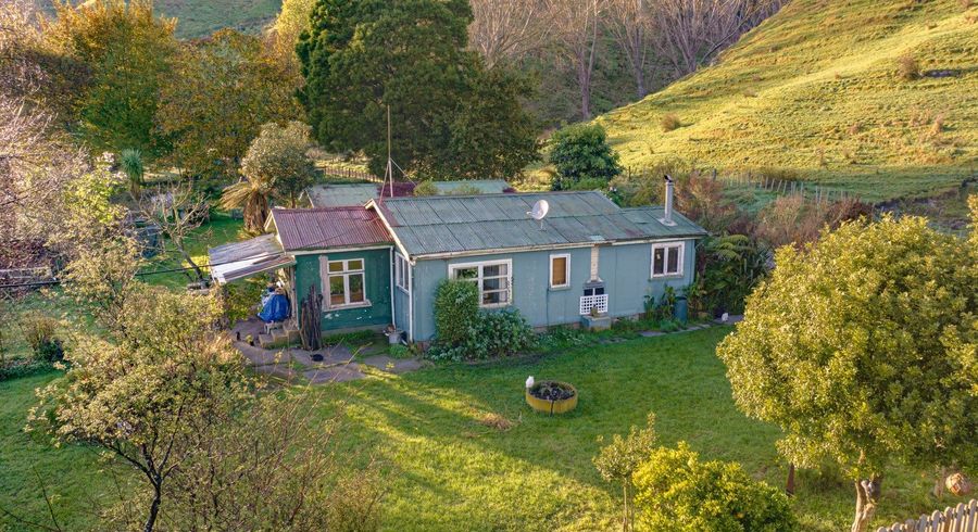  at 37 Creek Road, Mangamahu