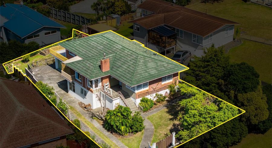  at 135 Coronation Road, Hillcrest, Auckland