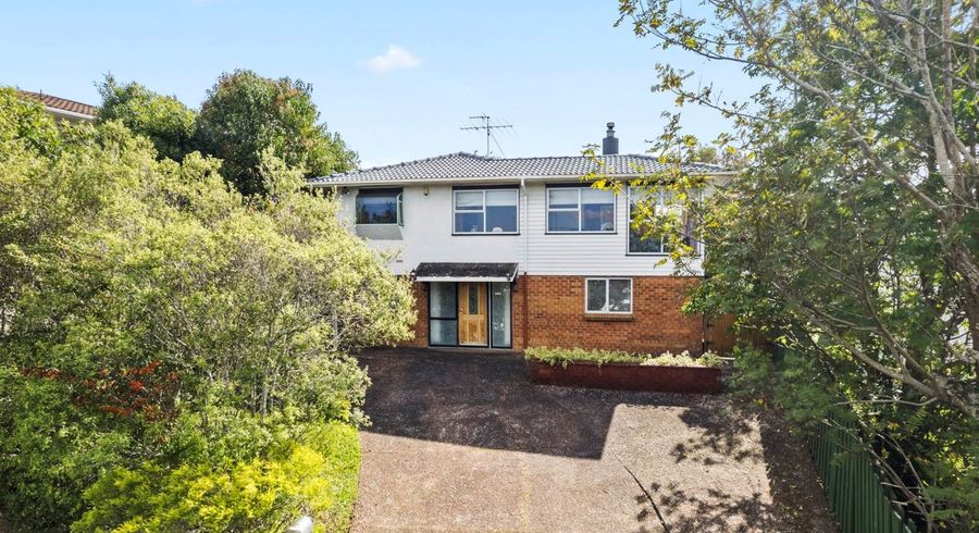  at 18 Felgrove Street, Glendene, Waitakere City, Auckland