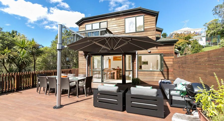  at 2/67 Raleigh Road, Northcote, Auckland