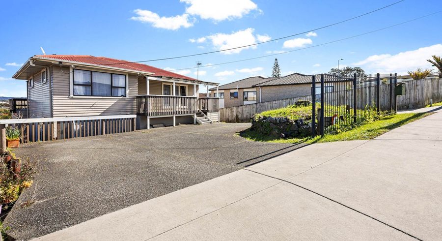  at 15 Colwill Road, Massey, Waitakere City, Auckland