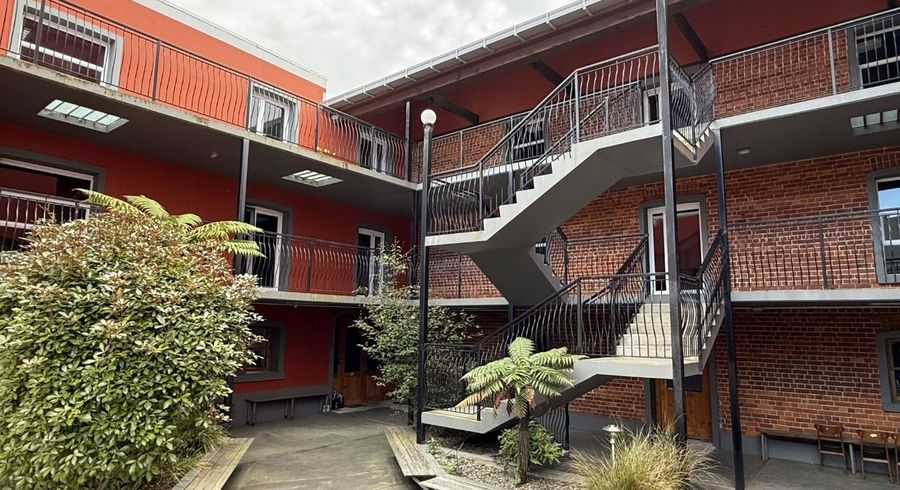  at 10/2 Manor Place, City Centre, Dunedin, Otago
