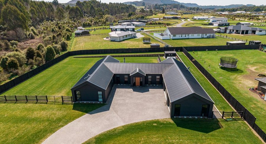  at 12 Kahikatea Drive, Kinloch, Taupo