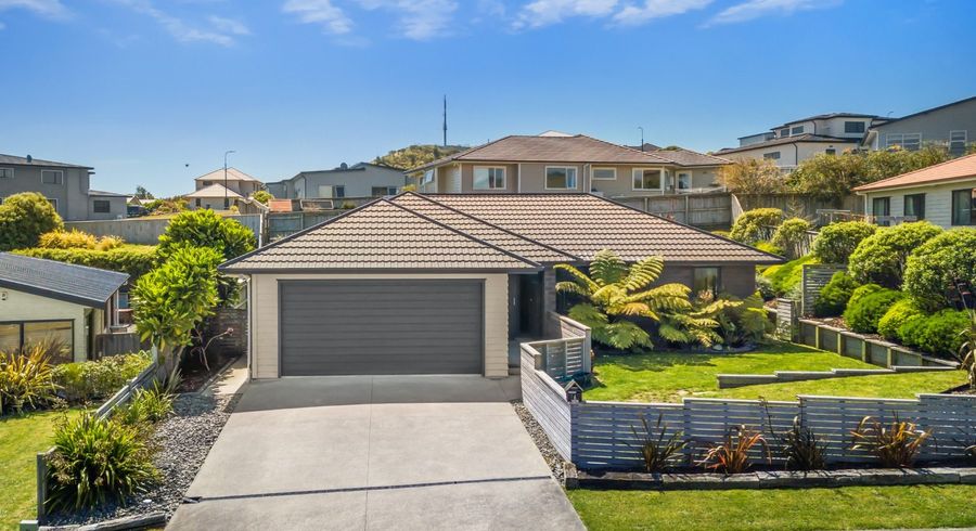  at 6 Tasman Close, Aotea, Porirua, Wellington