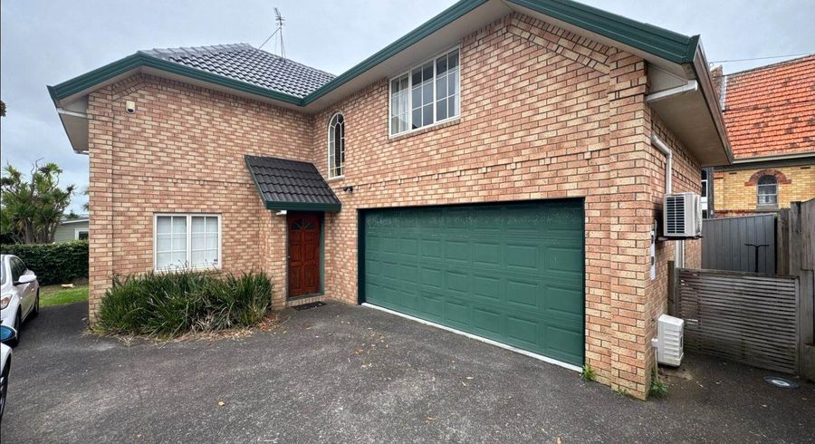  at 101b Onewa Road, Northcote, North Shore City, Auckland