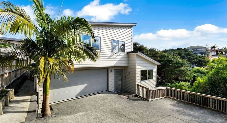  at 32 The Enclave, Totara Heights, Manukau City, Auckland