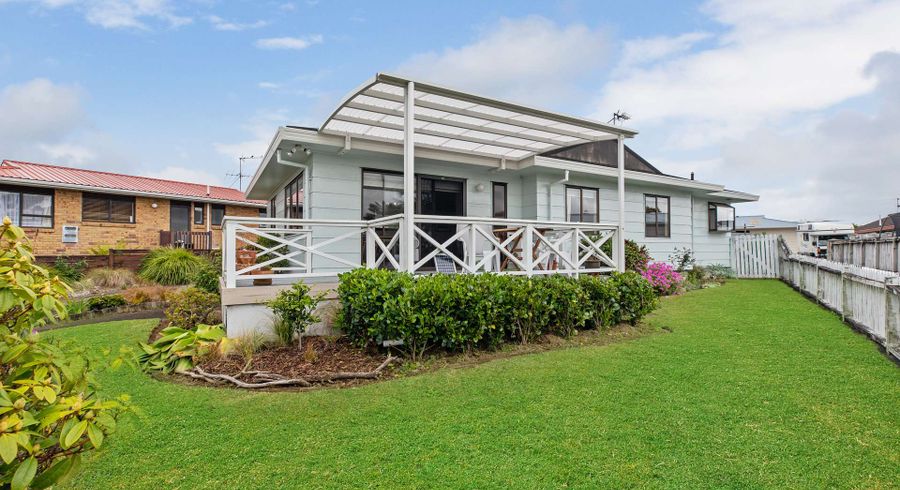  at 46 Edgewater Parade, Waiuku, Waiuku