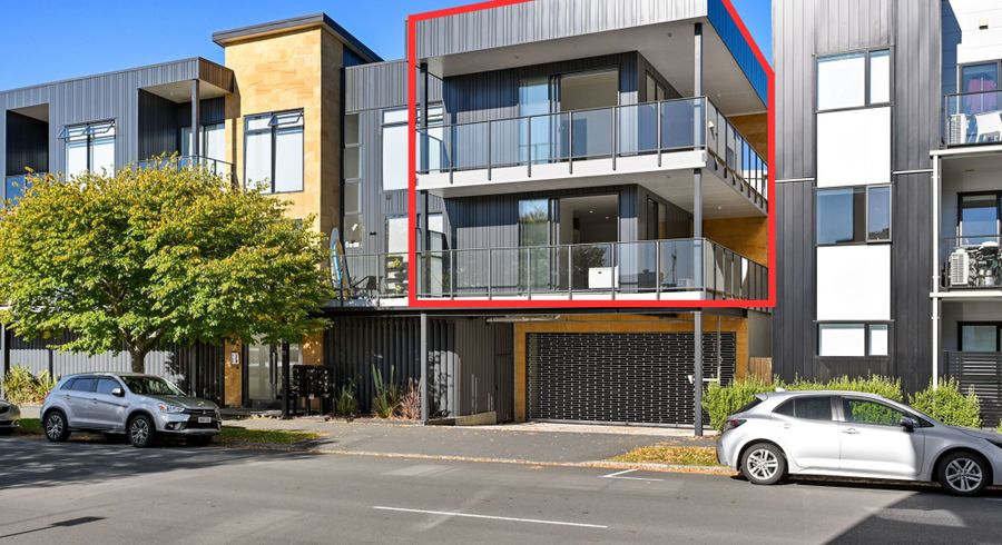  at 1/13 Vialou Street, Hamilton Central, Hamilton