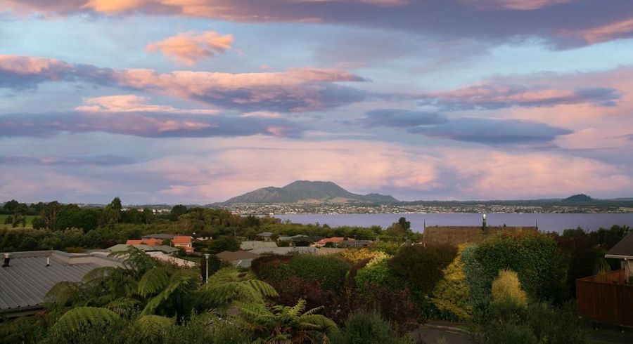  at 7 Dorothy Drive, Acacia Bay, Taupo